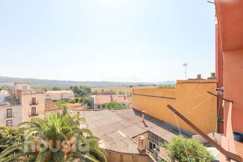 Foto 4a2480a0-815a-4bb9-9978-7a55da4d984f. Piso en calle casamada . en Abrera