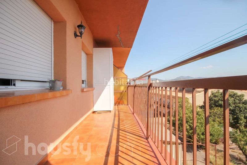 Foto aa2e8ee5-7573-4b52-9bb4-5bb0a6eab8a9. Piso en calle casamada . en Abrera