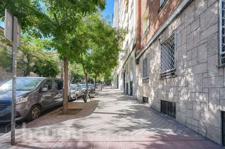 Flat  Calle andres torrejon .