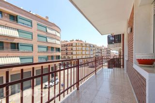 Etagenwohnung in Carrer enric morera .