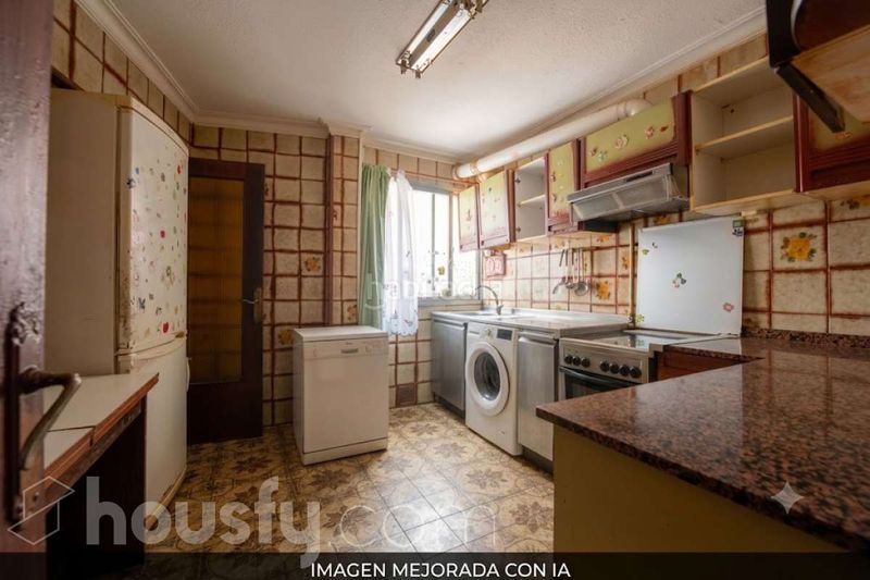 Foto aae86b79-f902-4df4-a935-f93b042112dc. Piso en calle marqués de la hermida - edificio castilla . en Santander