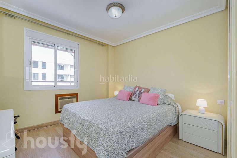 Foto f990d754-e411-4488-adaa-6d140685e490. Pis a calle linde . a Parque Atlántico- San Matías Sevilla