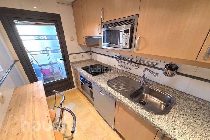 Foto 4085e600-d003-48a8-b69c-976ae8206288. Miete etagenwohnung in calle de bustamante s/n in Madrid