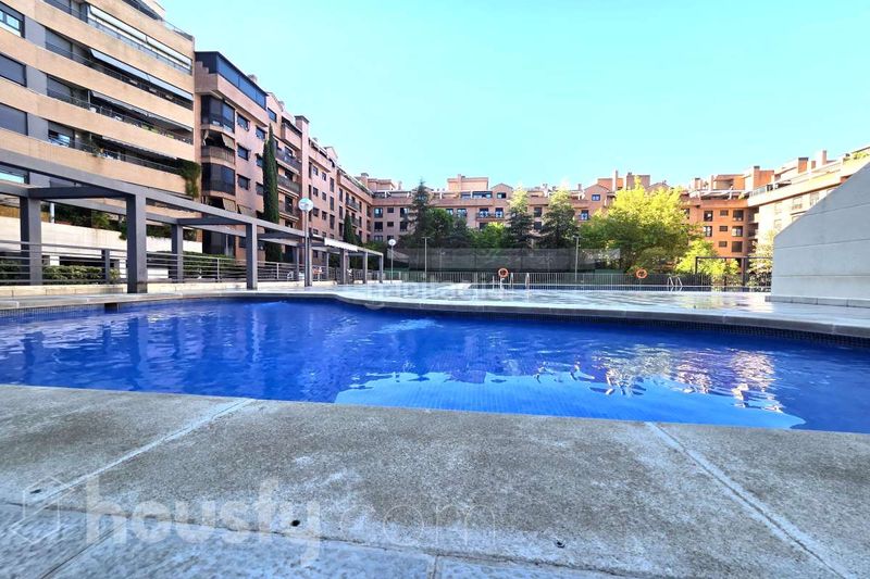 Foto 4b3d7af1-1015-418a-8f8f-870838e84ffe. Miete etagenwohnung in calle de bustamante s/n in Madrid