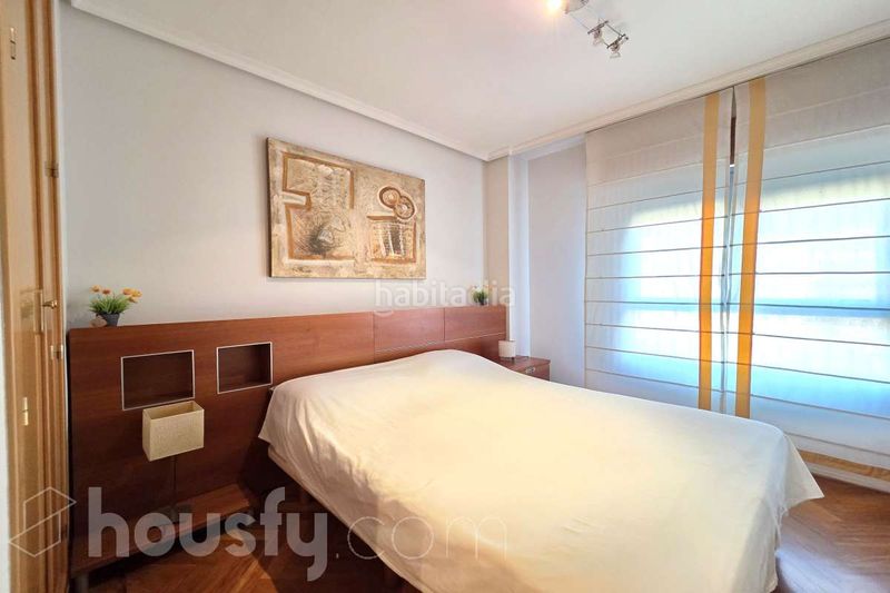 Foto 7f502ef4-06db-4437-925d-14252a17a892. Miete etagenwohnung in calle de bustamante s/n in Madrid