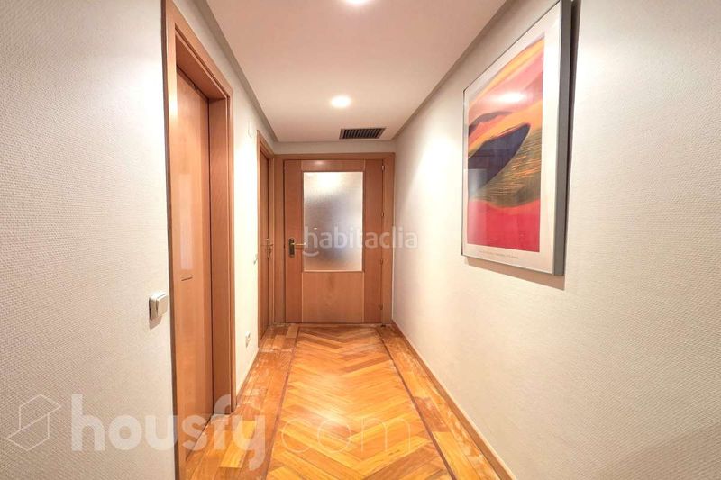 Foto d738374d-c931-4451-884e-4b7f86c48334. Miete etagenwohnung in calle de bustamante s/n in Madrid