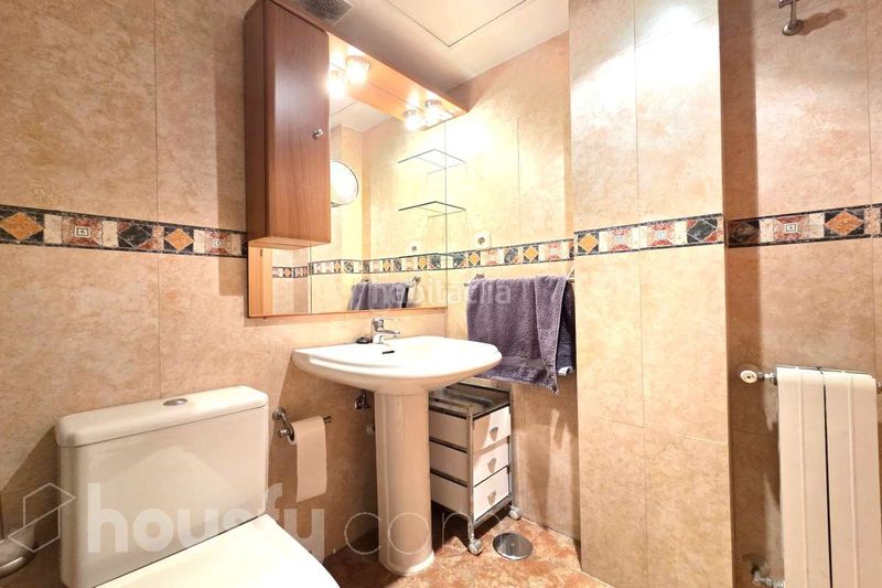 Foto faa85f07-3f88-4311-a274-106a2cc324a2. Miete etagenwohnung in calle de bustamante s/n in Madrid