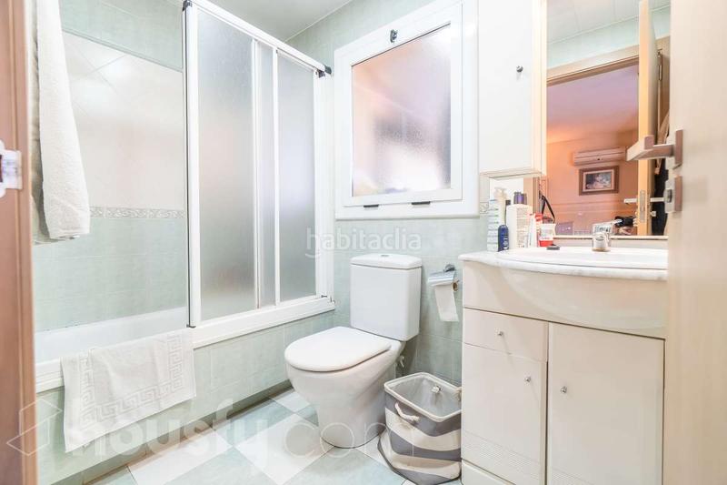 Foto cb441101-6e4b-43b0-ada1-78885b590462. Dreistöckige wohnung in cl de argentona s/n in Centre Mataró