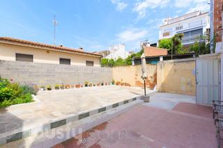 Ground floor in Carrer del mar .
