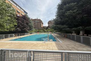 Rent Flat in Calle de albadalejo .