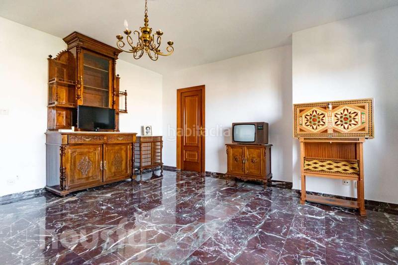 Foto cd10c426-db73-438a-827e-e87fec938e37. Miete etagenwohnung in calle sócrates . in Centro - Sagrario Granada