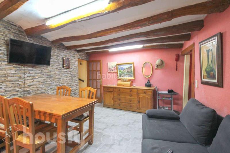 Foto 53472255-6304-488c-8602-9bd0958c733f. Casa a carrer el raval . a Torrelles de Foix
