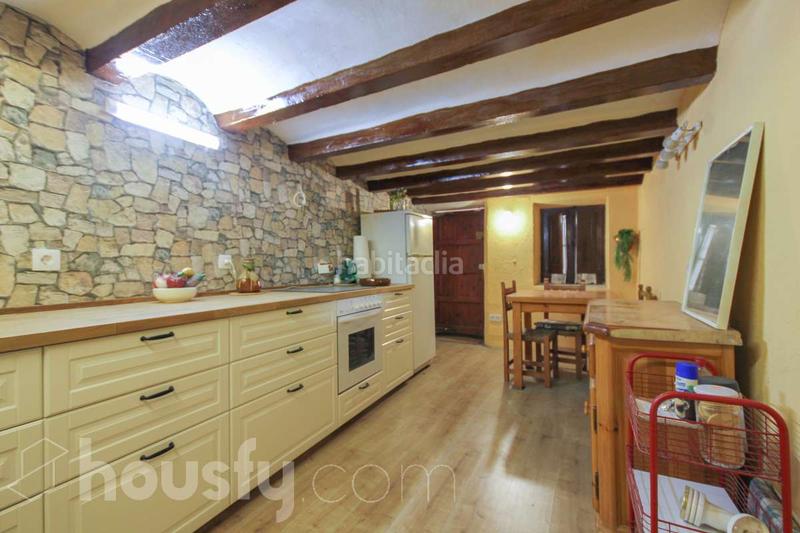 Foto a3fc3ad7-4e09-4402-95ee-95a4a04111fc. Casa a carrer el raval . a Torrelles de Foix