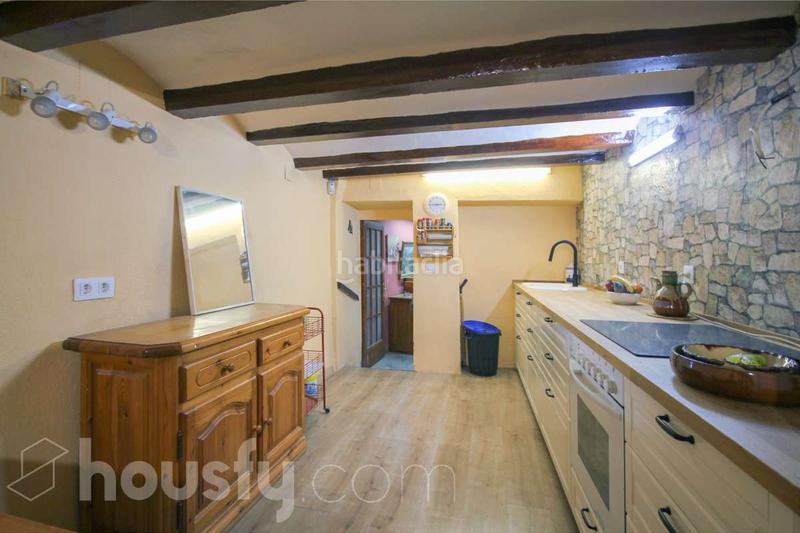 Foto bfa86fac-28ab-41e0-b3df-a8b38b38e8ef. Casa a carrer el raval . a Torrelles de Foix