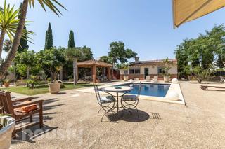 House in Carrer font .