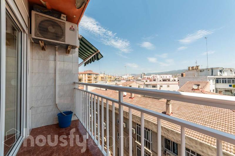 Foto dd101888-a9f2-4e74-9db3-4d0eb7094a09. Piso en calle almansa . en Perchel Norte Málaga