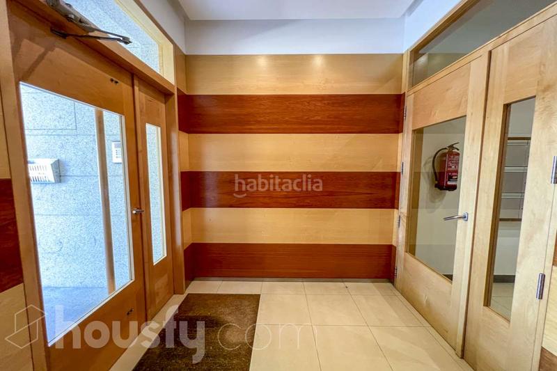 Foto 845789a8-5f76-4f36-8b19-bc29b142ddb6. Pis a rúa buxo . a O Milladoiro Ames