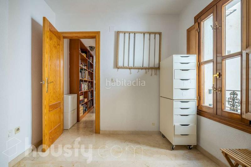 Foto f5be06dc-592a-4d3c-94e2-b96d3dbed097. Piso en calle jarreria . en San Matías - Realejo Granada