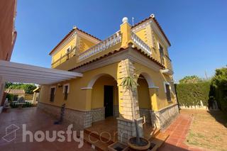 House in Calle Torre del Oro .