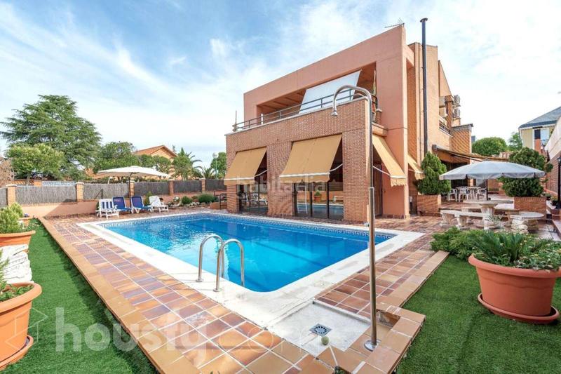 Foto acb99037-98ee-4ce7-81aa-fd6c349b5e09. Casa en cl italia en Peñas Albas - Zulema Villalbilla
