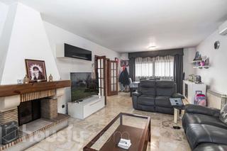 House in Cl pau piferrer .