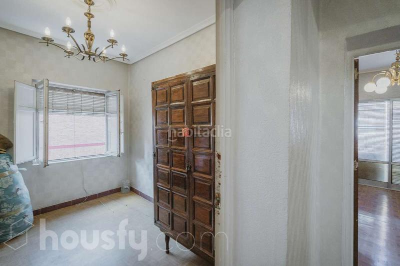 Foto a7f3f3f0-f37e-43c5-a624-9c61a99b8806. Pis a calle aaiún . a Delicias Valladolid