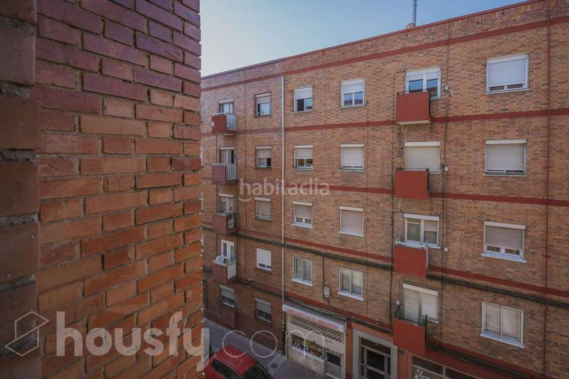 Foto c5fa3fd1-8a23-42dc-866a-16b0f3048b7f. Pis a calle aaiún . a Delicias Valladolid