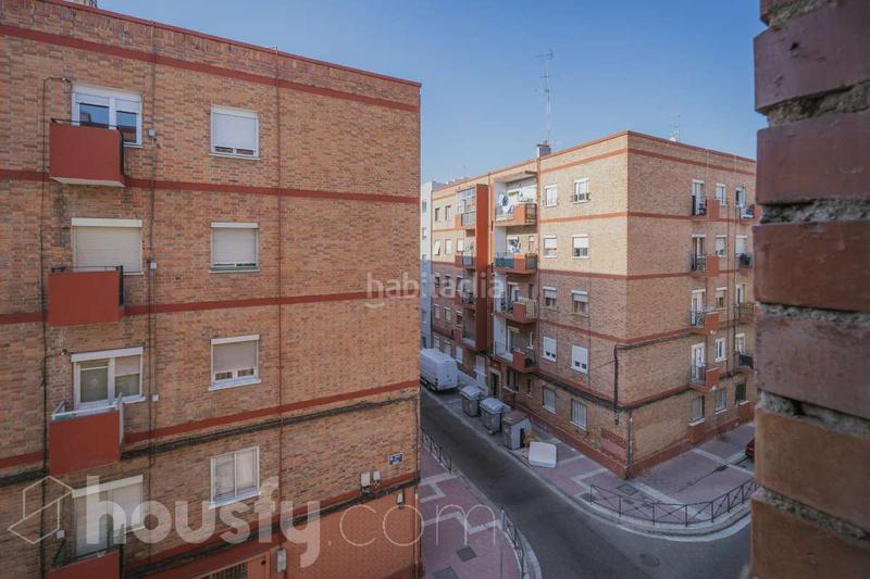 Foto fa20cdcf-c21c-4490-8c2a-3f49fcc36300. Pis a calle aaiún . a Delicias Valladolid