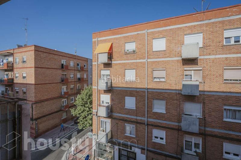 Foto ae797bd0-fa0b-45a9-8dcf-c6e02bf48a67. Piso en calle aaiún . en Delicias Valladolid