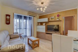 Rent Flat in Via júlia .