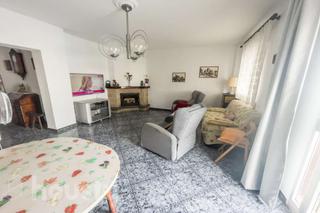 Haus  Avenida primero de mayo .