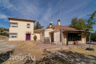 Haus  Urb. valdeperales de arriba .