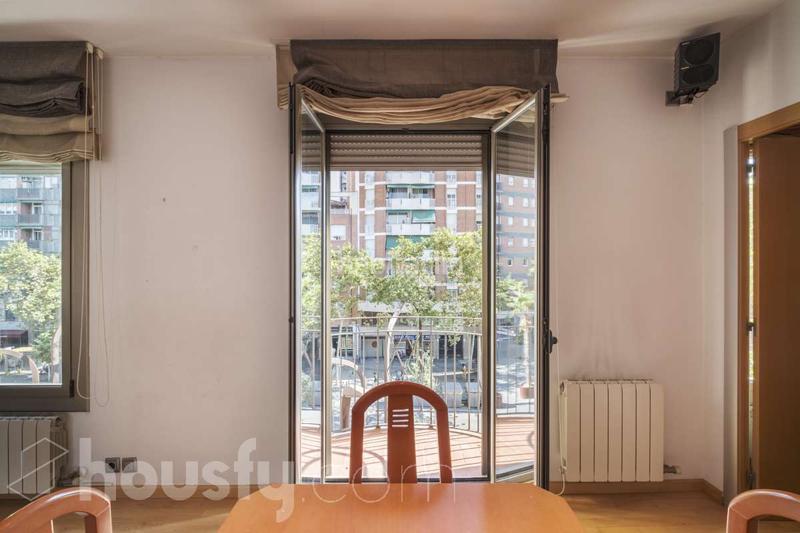 Foto d9bb8ee3-ac8b-40b5-87cf-2dd35ee40bef. Appartement dans rambla de badal . dans Sants Barcelona