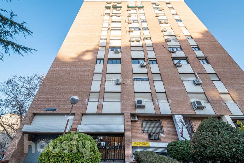 Foto 0da1a182-5dec-468d-b360-c3843ca9d5b2. Rent flat in avenida del doctor federico rubio y galí . in Madrid