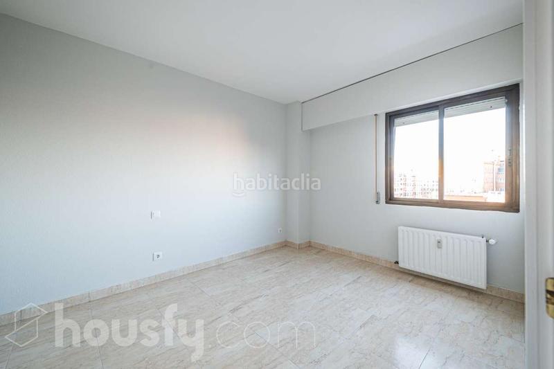 Foto d8fd5847-aa77-4a7c-9d01-0927fd1840d1. Lloguer pis a avenida del doctor federico rubio y galí . a Madrid