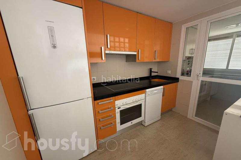 Foto 42bd6db8-c8a1-471e-9bbd-5c59861eaa29. Alquiler piso en calle de las trompas . en Cuatro Vientos Madrid