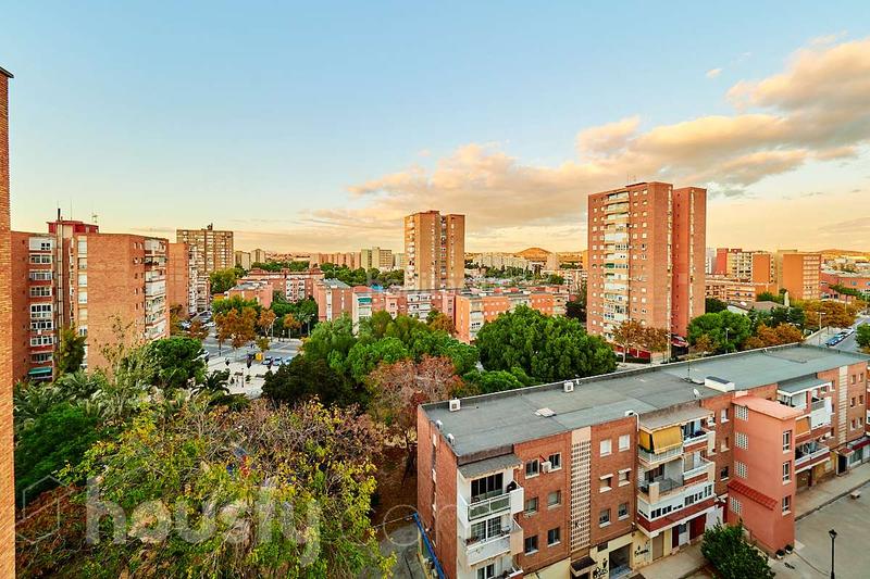 Foto f570e296-4c94-4822-81d1-4742f5cdf188. Location appartement dans calle tierno galván . dans Cartagena