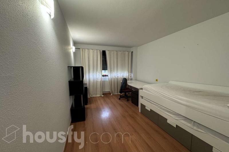 Foto 8489cd8f-5977-483b-9ea2-aa722476c604. Rent flat in calle juan bautista monegro . in Soto de Henares Torrejón de Ardoz