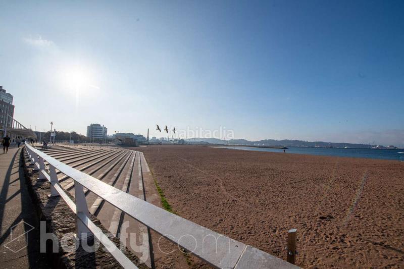 Foto b4e41496-60e7-4ac4-b355-5c2418f8e762. Flat in calle marqués de san esteban . in Centro Gijón