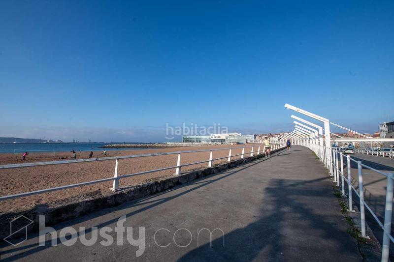 Foto ab94aeda-9408-4f89-a977-876dc072c454. Piso en calle marqués de san esteban . en Centro Gijón