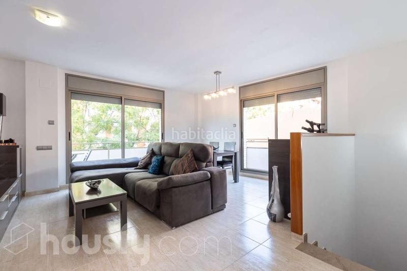 Foto faec811d-3f99-4153-a33d-725e77ca8816. Zweistöckige wohnung in carrer de barcelona . in Centre Torredembarra