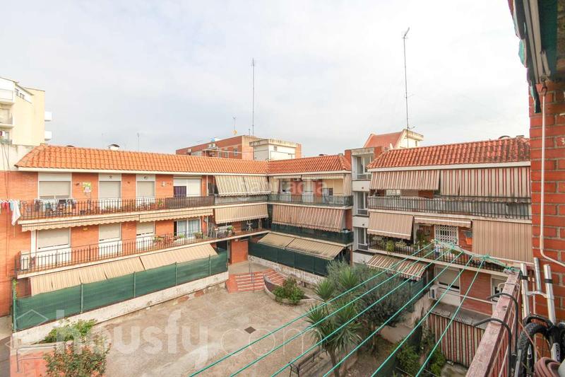 Foto 7c9af3e9-3d15-49ec-bbdb-94fe1747cba5. Flat in av barcelona . in Santa Perpètua de Mogoda