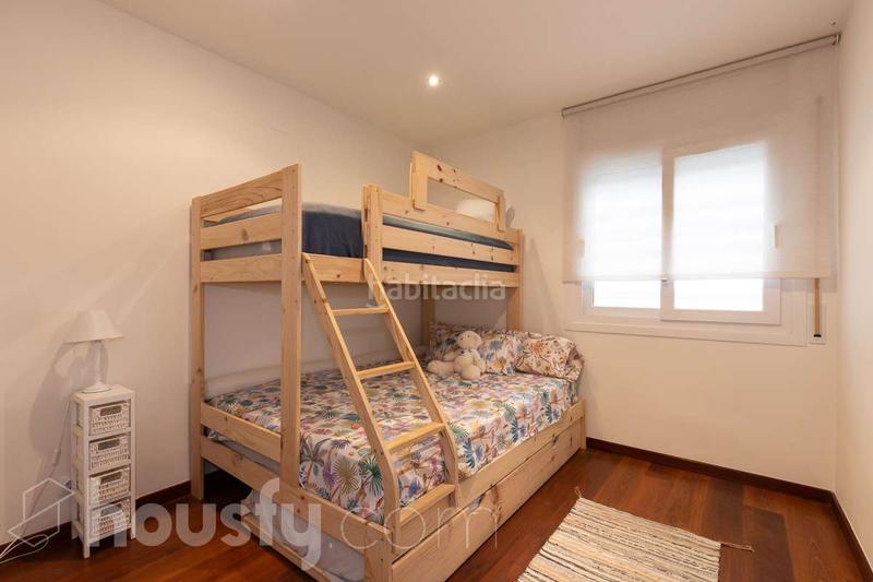 Foto 31b4ca8d-1055-4092-9789-2e09f3b4b52a. Appartamento in carrer de la baixada platja cristall . in Miami Platja