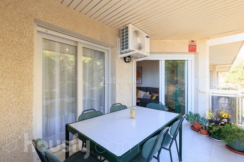 Foto 684d19f8-bc31-4fd2-8a02-f2c552379823. Appartamento in carrer de la baixada platja cristall . in Miami Platja
