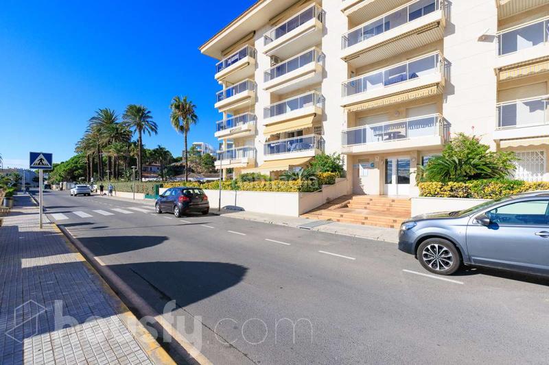 Foto 9fefff62-abc6-47b0-9672-57cd428c0448. Appartamento in carrer de la baixada platja cristall . in Miami Platja