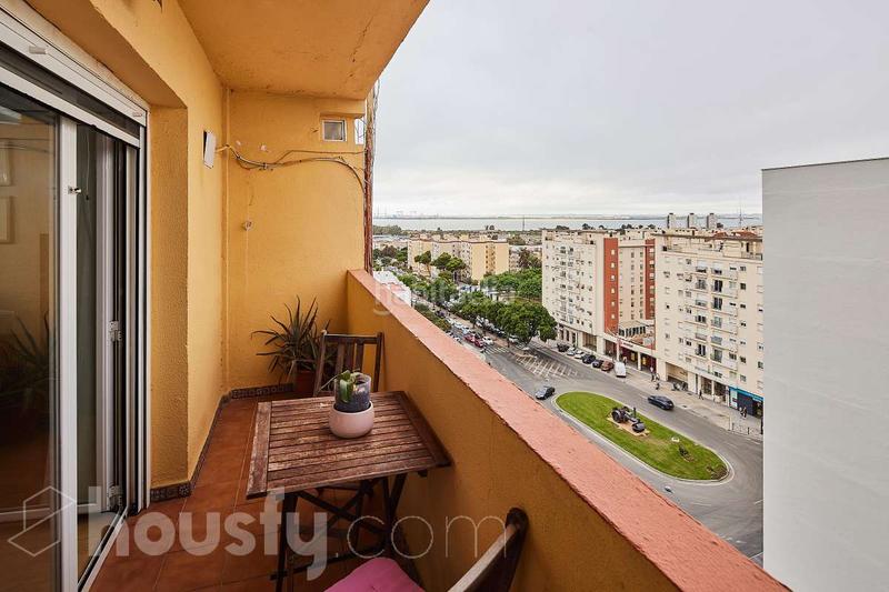 Foto bf9a1a24-2720-4c09-ace8-0638051ea9ee. Appartamento in av reyes catolicos . in Centro Ciudad San Fernando