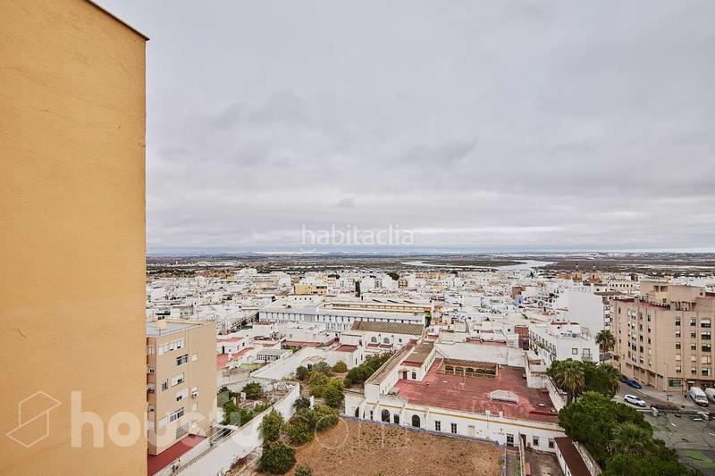 Foto 211303ef-0768-4c9f-83fa-0b123b0196e8. Flat in av reyes catolicos . in Centro Ciudad San Fernando