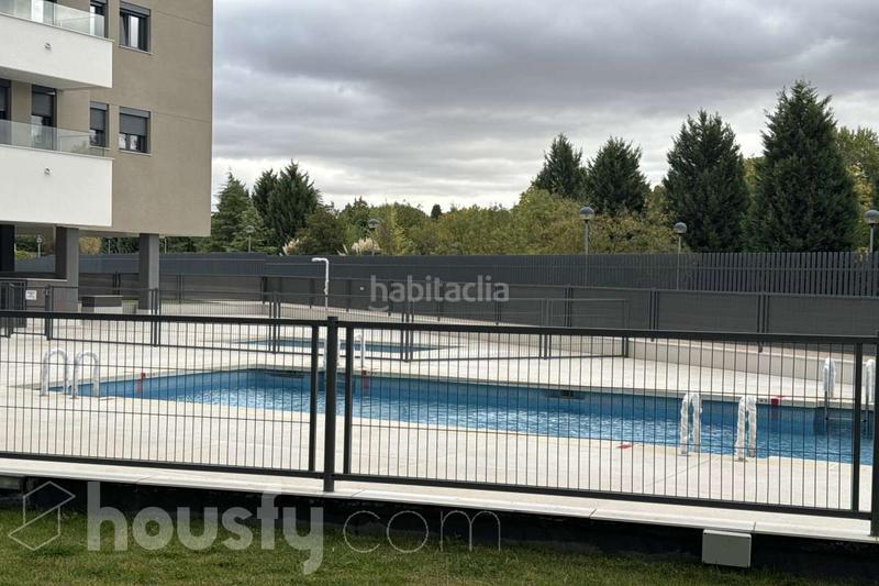 Foto 7582f9c0-b816-465d-9ecf-fec1b59c4711. Rent flat in calle francisco antón . in La Garena Alcalá de Henares