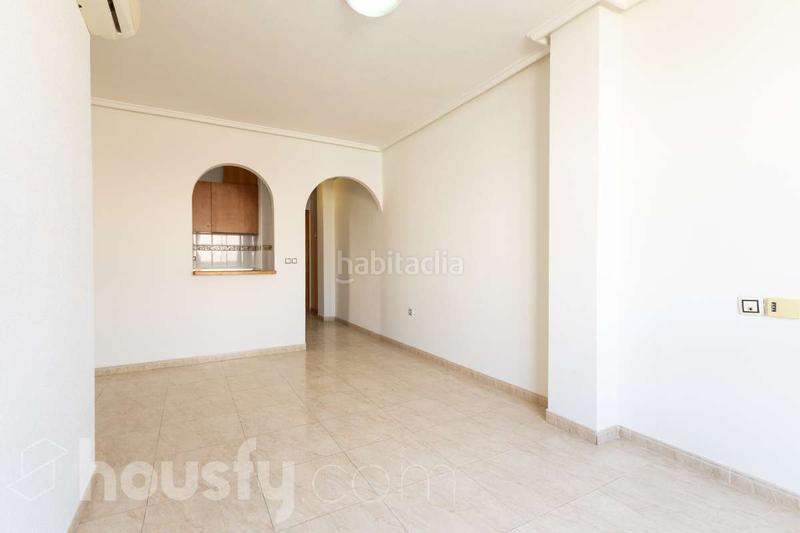 Foto a050409d-22b4-4344-a8ca-9a1e973949b8. Pis a cl loma la . a Antonio Machado Torrevieja