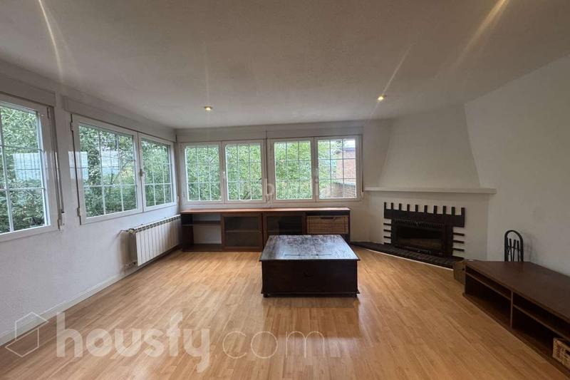 Foto b36e808b-9785-4338-b329-4e3872228409. Rent flat in calle canoa . in Alameda de Osuna Madrid